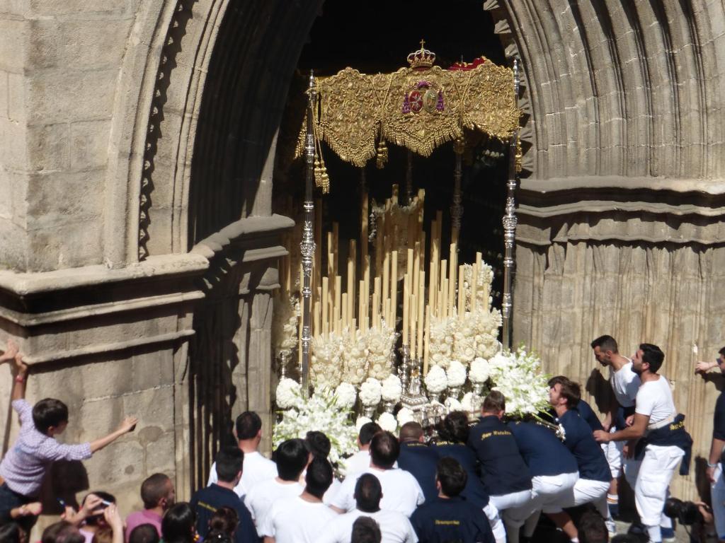 Puerta San Esteban Sevilla Bagian luar foto